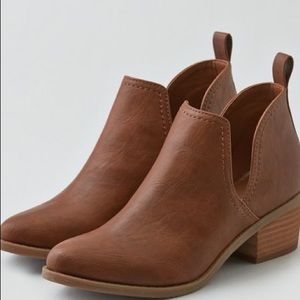 NWT American Eagle Outfitters - Cutout Ankle Booties